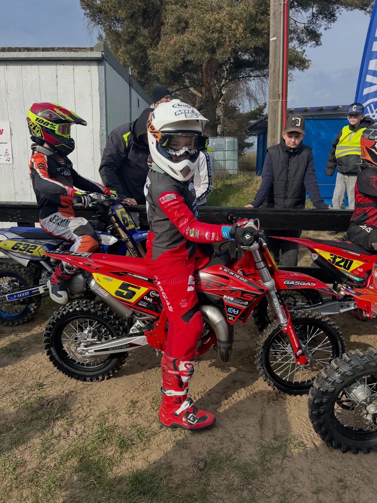 Milo Rasmussen #5 på sin GasGas motocrossmaskine